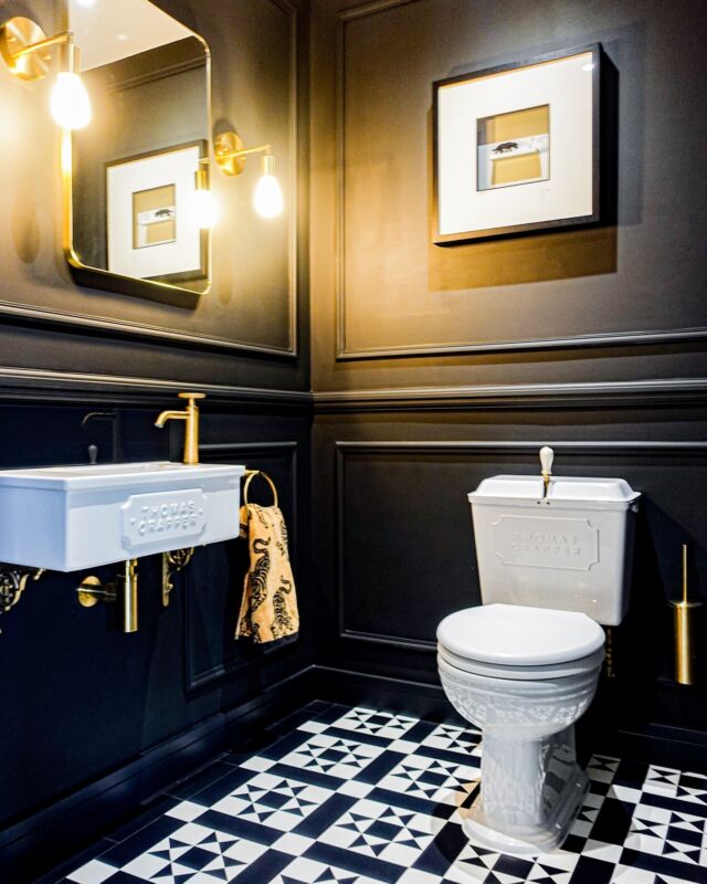 Dark and ambient 🖤

We love a @thomascrapperco in all cloakroom settings but we ESPECIALLY love it in this dark setting. It just sets off the stunning polished brass finish and gives the space such depth. 

Designed, supplied and LOVED by us! 🤩

#thomascrapper #cloakroomdesign #cloakroomideas #interiorideasdaily #cloakroomtoilet #bathroominstallers #essexbusiness #essexinteriors #essexbathrooms