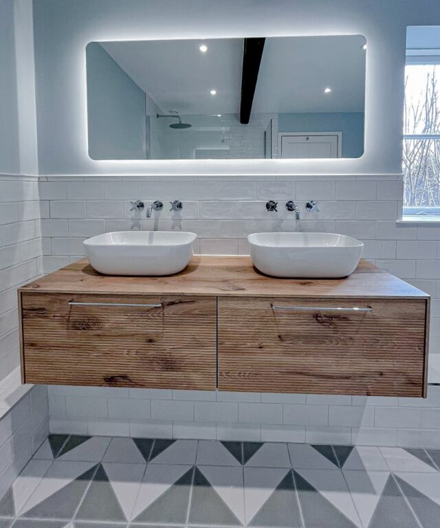 Throwback Tuesdays reliving this gorgeous install created at the beginning of the year - can’t believe we’re half way through it already! 

This beauty was the final bathroom completed in this house and we definitely saved the best til last. 👌🏻

Designed, supplied and installed by us. 😊

#olympusbathrooms #bathroomshowroom #bathroominterior #patternedfloor #metrotiles #metrotiles #walkinshower #bathroomideas